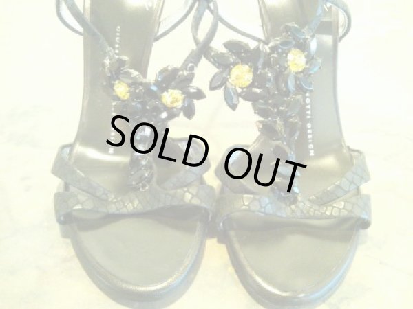 画像4: GIUSEPPE ZANOTTI DESIGN(ジュゼッペザノッティデザイン)ブラックパイソン×フラワーモチーフビジュー付きサンダル34 1/2 (4)