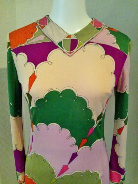 画像2: ♡Rental Dress EMILIO PUCCI(エミリオプッチ)ヴィンテージマルチカラーVネックシルクジャージードレス (2)