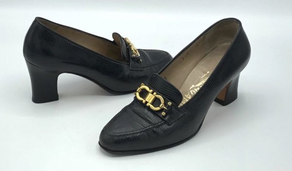 画像17: OLD FERRAGAMO(オールドフェラガモ)ブラック型押しレザー×ゴールドガンチーニ金具ヒールローファー 3 1/2D (17)