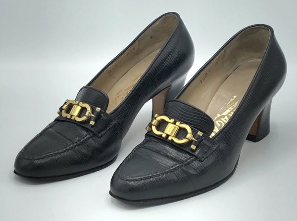 画像11: OLD FERRAGAMO(オールドフェラガモ)ブラック型押しレザー×ゴールドガンチーニ金具ヒールローファー 3 1/2D (11)