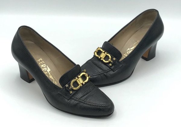 画像16: OLD FERRAGAMO(オールドフェラガモ)ブラック型押しレザー×ゴールドガンチーニ金具ヒールローファー 3 1/2D (16)