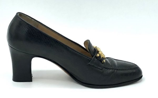 画像4: OLD FERRAGAMO(オールドフェラガモ)ブラック型押しレザー×ゴールドガンチーニ金具ヒールローファー 3 1/2D (4)