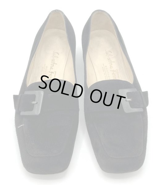 画像9: OLD FERRAGAMO(オールドフェラガモ) ブラックスエードベルト付きヒールローファー 4D (9)