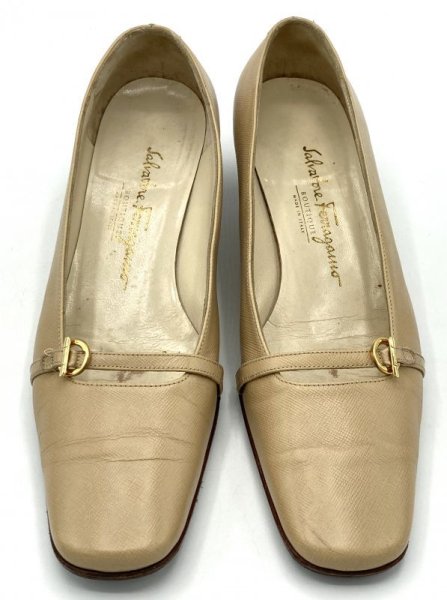 画像9: OLD FERRAGAMO(オールドフェラガモ/ヴィンテージ) ベージュレザーベルト付きパンプス 5 1/2D (9)