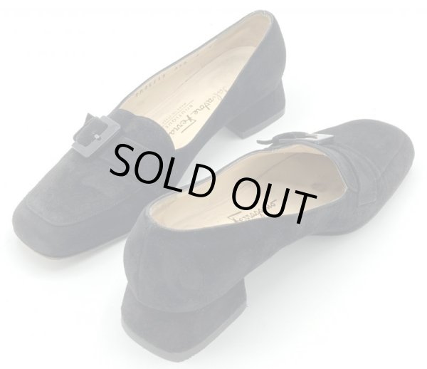 画像18: OLD FERRAGAMO(オールドフェラガモ) ブラックスエードベルト付きヒールローファー 4D (18)