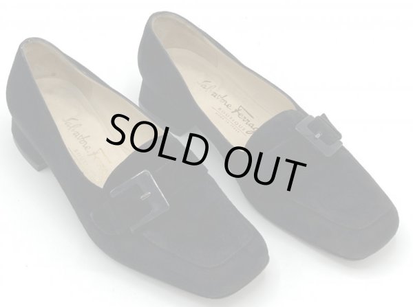 画像12: OLD FERRAGAMO(オールドフェラガモ) ブラックスエードベルト付きヒールローファー 4D (12)