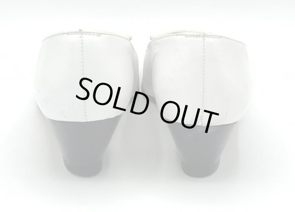 画像10: OLD FERRAGAMO(オールドフェラガモ) ホワイトレザースクエアモチーフ付きパンプス 5C (10)