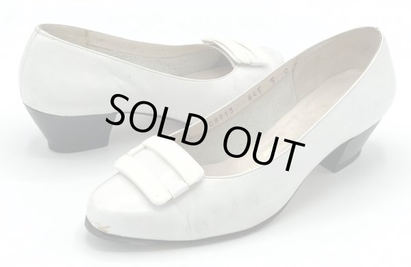 画像17: OLD FERRAGAMO(オールドフェラガモ) ホワイトレザースクエアモチーフ付きパンプス 5C (17)