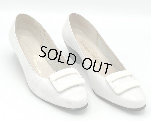 画像12: OLD FERRAGAMO(オールドフェラガモ) ホワイトレザースクエアモチーフ付きパンプス 5C (12)