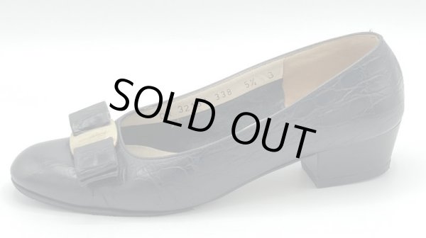 画像3: OLD FERRAGAMO(オールドフェラガモ) ブラック型押しレザーヴァラリボンパンプス 5 1/2B (3)