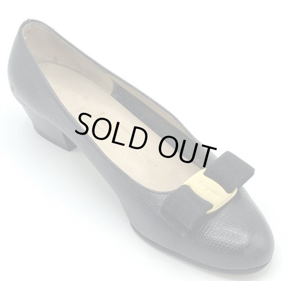 画像2: OLD FERRAGAMO(オールドフェラガモ) ブラック型押しレザーヴァラリボンパンプス 6C (2)