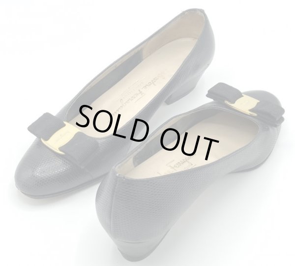 画像18: OLD FERRAGAMO(オールドフェラガモ) ブラック型押しレザーヴァラリボンパンプス 6C (18)