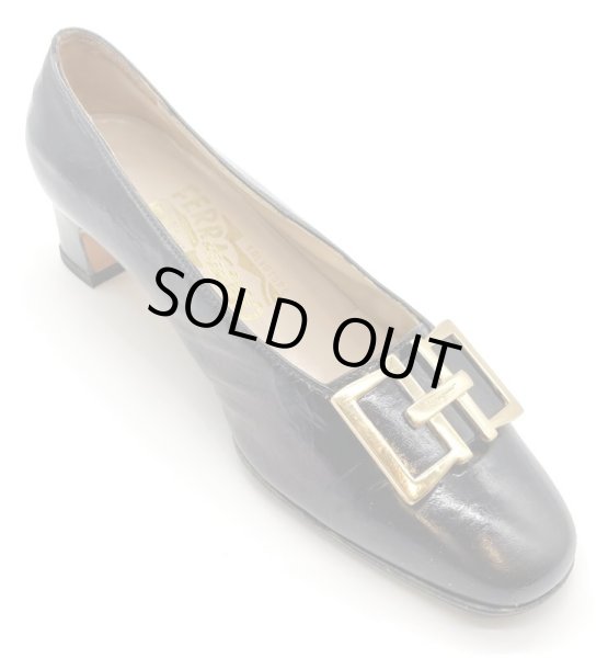 画像2: OLD FERRAGAMO(オールドフェラガモ/ヴィンテージ) ダークネイビーリカラーゴールド金具ローヒールパンプス  4 1/2D (2)