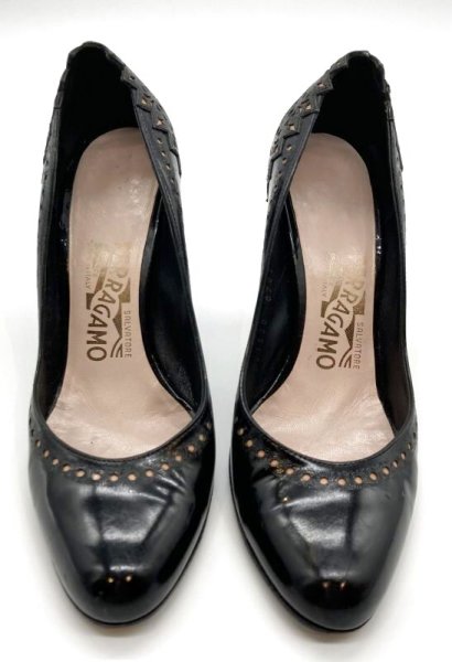 画像9: OLD FERRAGAMO(オールドフェラガモ) ブラックレザー×型押しレーザーカッティングパンプス 5C (9)