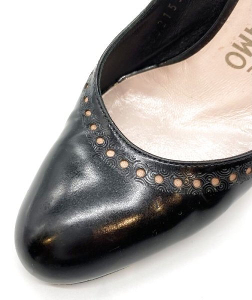 画像5: OLD FERRAGAMO(オールドフェラガモ) ブラックレザー×型押しレーザーカッティングパンプス 5C (5)