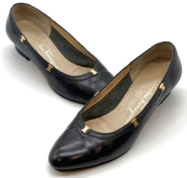 画像15: OLD FERRAGAMO(オールドフェラガモ) ダークネイビーレザーヴァラ金具リボンパイピングパンプス 41/2C (15)