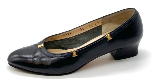 画像3: OLD FERRAGAMO(オールドフェラガモ) ダークネイビーレザーヴァラ金具リボンパイピングパンプス 41/2C (3)