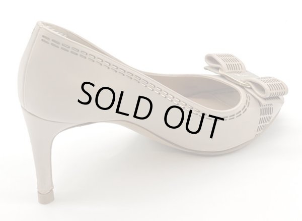 画像6: OLD FERRAGAMO(オールドフェラガモ/ヴィンテージ) ピンクベージュ×ゴールドカッティングレザーヴァラリボンオープントゥパンプス 5C (6)