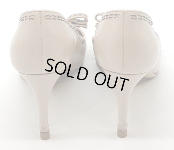 画像10: OLD FERRAGAMO(オールドフェラガモ/ヴィンテージ) ピンクベージュ×ゴールドカッティングレザーヴァラリボンオープントゥパンプス 5C (10)