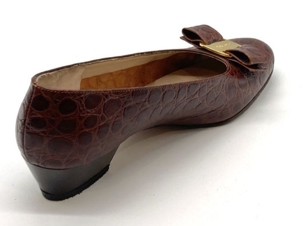 画像6: OLD FERRAGAMO(オールドフェラガモ) レッドブラウン型押しレザーヴァラリボンパンプス 6 1/2C (6)