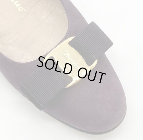 画像8: OLD FERRAGAMO(オールドフェラガモ) ダークパープルスエードヴァラリボンパンプス 7AA (8)