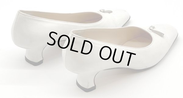 画像14: OLD FERRAGAMO(オールドフェラガモ/ヴィンテージ) ホワイトレザー×シルバーロゴタッセル金具付きパンプス 4 1/2D (14)