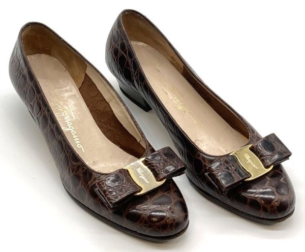 画像12: OLD FERRAGAMO(オールドフェラガモ) ダークブラウン型押しレザーヴァラリボンパンプス 5B (12)