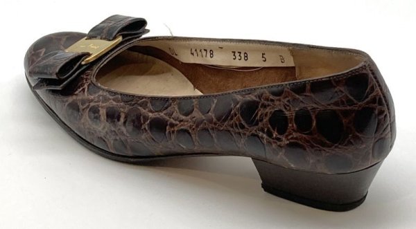 画像5: OLD FERRAGAMO(オールドフェラガモ) ダークブラウン型押しレザーヴァラリボンパンプス 5B (5)