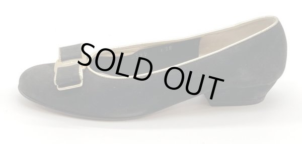 画像3: OLD FERRAGAMO(オールドフェラガモ) ブラックスエード×ゴールドパイピングヴァラリボンパンプス 6B (3)