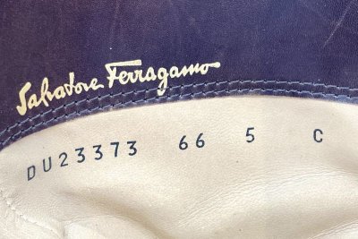 画像2: OLD FERRAGAMO(オールドフェラガモ)ダークブラウンレザーガンチーニ金具付きハーフブーツ 5C