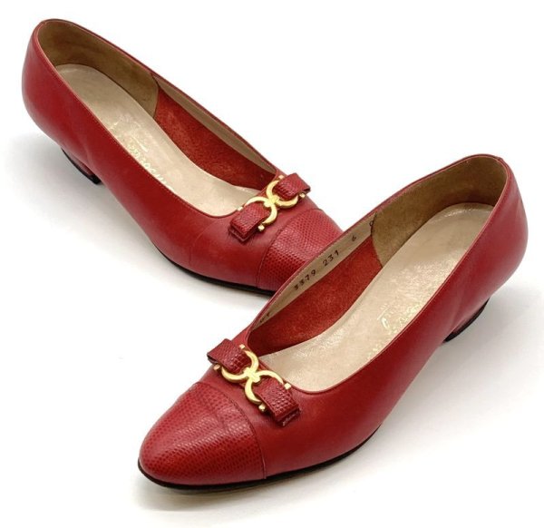 画像15: OLD FERRAGAMO(オールドフェラガモ) レッドレザー×ガンチーニゴールド金具リボンパンプス 6C (15)