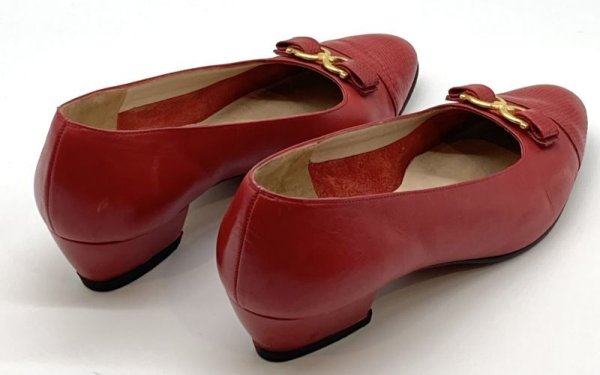 画像14: OLD FERRAGAMO(オールドフェラガモ) レッドレザー×ガンチーニゴールド金具リボンパンプス 6C (14)
