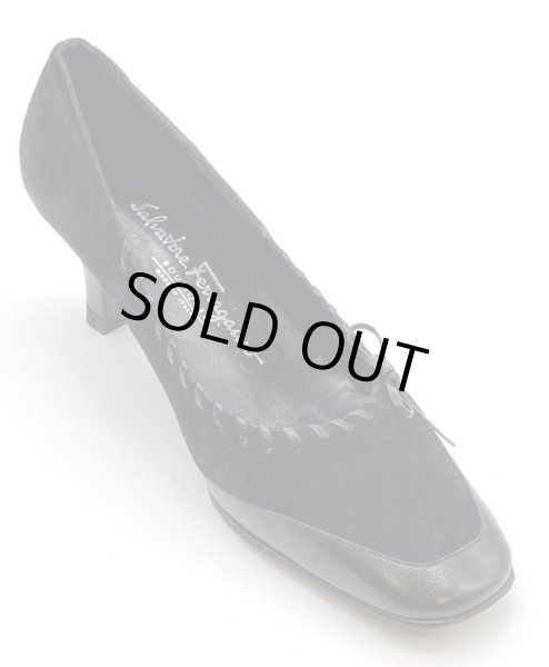 画像2: OLD FERRAGAMO(オールドフェラガモ) ブラックスエード×レザーリボンパンプス 4 1/2D (2)