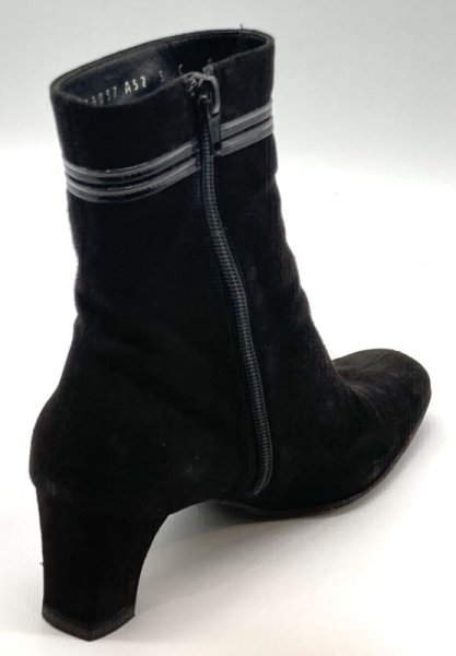 画像6: OLD FERRAGAMO(オールドフェラガモ) ブラックスエードヴァラ金具付きショートブーツ 5C (6)