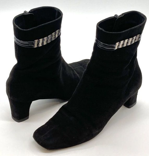画像17: OLD FERRAGAMO(オールドフェラガモ) ブラックスエードヴァラ金具付きショートブーツ 5C (17)