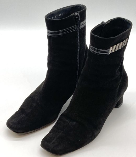 画像11: OLD FERRAGAMO(オールドフェラガモ) ブラックスエードヴァラ金具付きショートブーツ 5C (11)