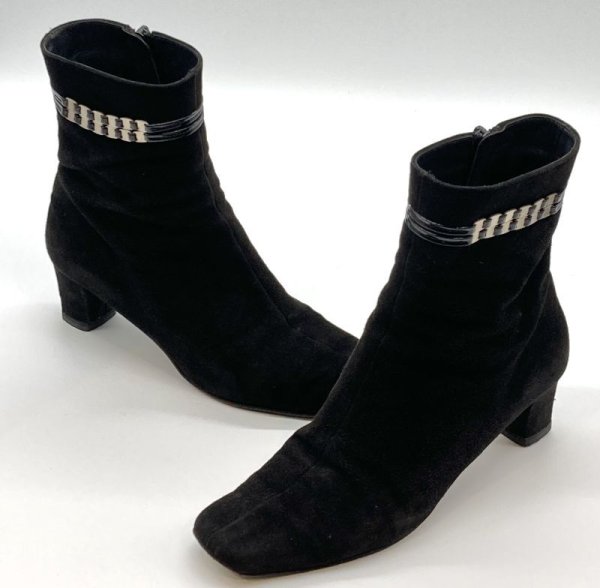 画像15: OLD FERRAGAMO(オールドフェラガモ) ブラックスエードヴァラ金具付きショートブーツ 5C (15)