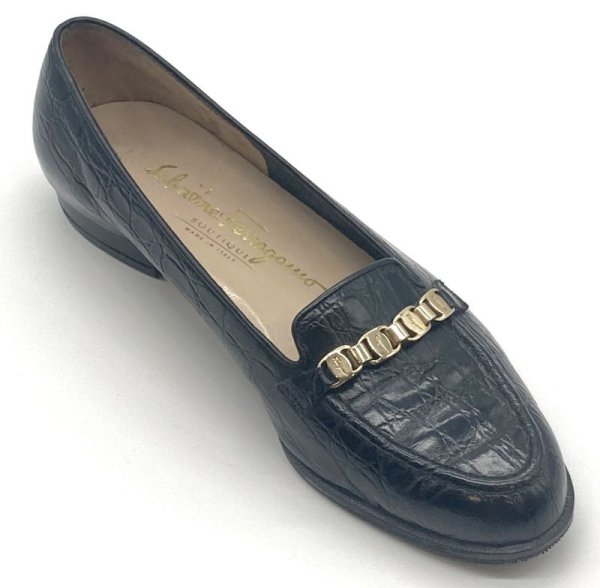 画像2: OLD FERRAGAMO(オールドフェラガモ)ブラック型押しレザーヴァラ金具付きスリッポンローファー 6 1/2C (2)