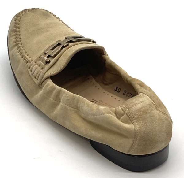 画像7: OLD FERRAGAMO(オールドフェラガモ) ベージュスエードスリッポンビット金具付きローファー 6C (7)