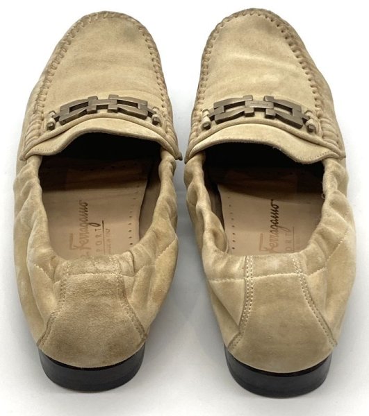 画像10: OLD FERRAGAMO(オールドフェラガモ) ベージュスエードスリッポンビット金具付きローファー 6C (10)