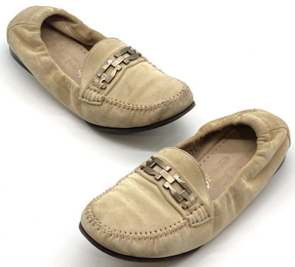 画像15: OLD FERRAGAMO(オールドフェラガモ) ベージュスエードスリッポンビット金具付きローファー 6C (15)