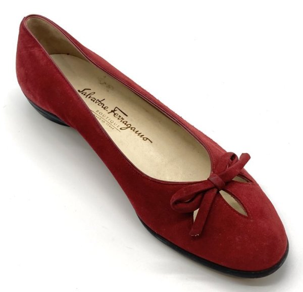 画像2: OLD FERRAGAMO(オールドフェラガモ) ボルドースエードリボンフラットパンプス 7C (2)
