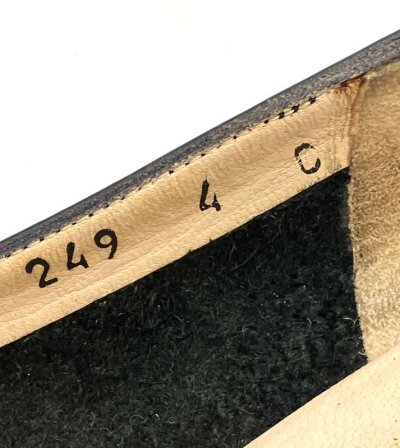 画像2: OLD FERRAGAMO(オールドフェラガモ)ゴールド金具付きブラックレザーパンプス 4C