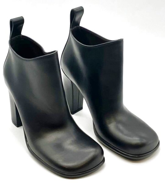 画像12: BOTTEGA VENETA (ボッテガヴェネタ)ブラックレザーボリュームスクエアトゥアンクルショートブーツ38 (12)