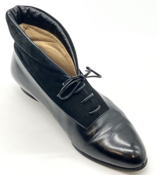 画像2: OLD FERRAGAMO(オールドフェラガモ) ブラックスエード×レザーレースアップショートブーツ 5D (2)