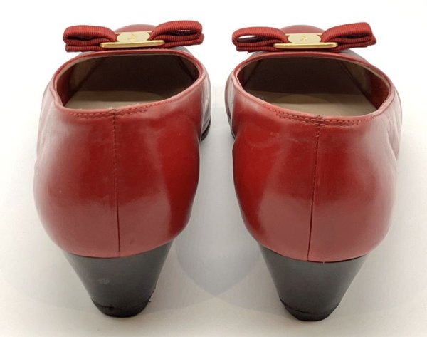 画像10: OLD FERRAGAMO(オールドフェラガモ) レッドレザーヴァラリボンパンプス 8C (10)