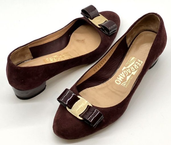 画像17: OLD FERRAGAMO(オールドフェラガモ) ボルドーパープルスエード×パテントヴァラリボンパンプス 5 1/2C (17)