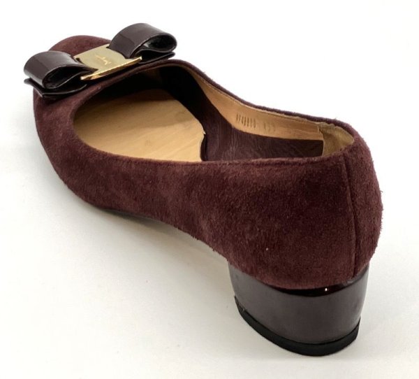 画像5: OLD FERRAGAMO(オールドフェラガモ) ボルドーパープルスエード×パテントヴァラリボンパンプス 5 1/2C (5)