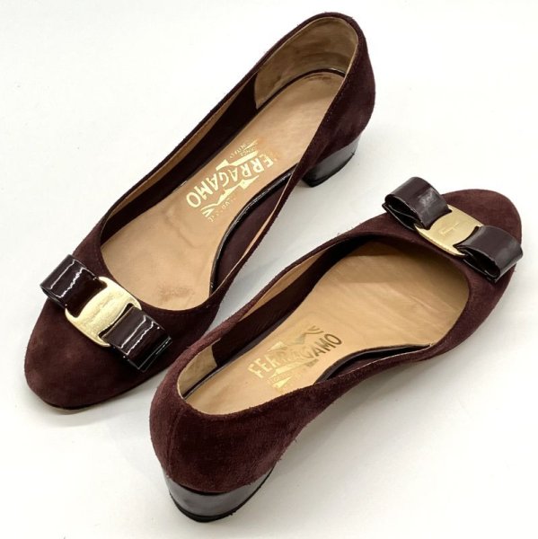 画像18: OLD FERRAGAMO(オールドフェラガモ) ボルドーパープルスエード×パテントヴァラリボンパンプス 5 1/2C (18)