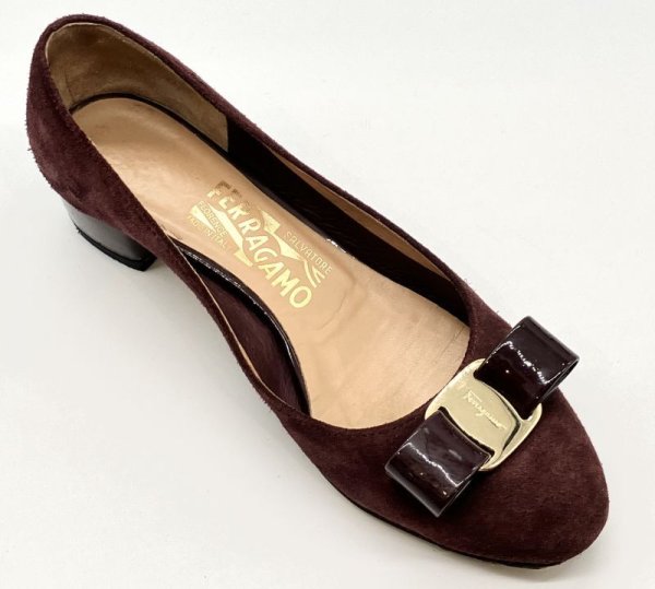 画像2: OLD FERRAGAMO(オールドフェラガモ) ボルドーパープルスエード×パテントヴァラリボンパンプス 5 1/2C (2)